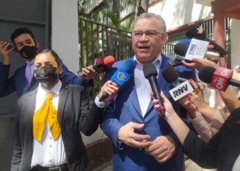 Enrique Márquez calificó de "inoportuna" la respuesta del CNE para asistir la primaria