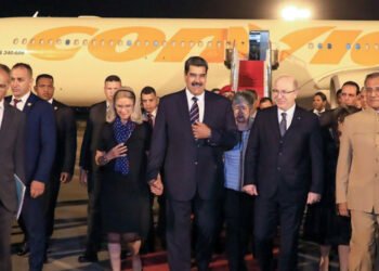 Maduro aterriza en Argelia tras una visita de casi una semana a China