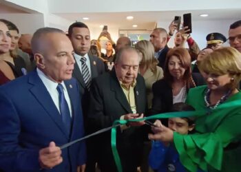 Rosales insiste en cese de sanciones y liberación de fondos en el exterior