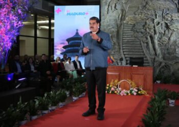 Maduro firmó convenios de inversión industrial con China para La Guaira y Carabobo