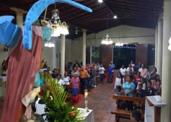 En Bergantín realizaron la tradicional bajada de San Miguel Arcángel