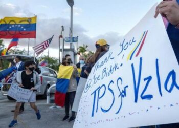 Biden expande el permiso migratorio TPS a 472 mil venezolanos en Estados Unidos