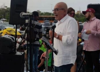 Andrés Caleca propone nuevo debate entre candidatos a las primarias de la oposición