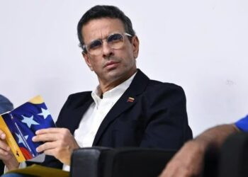 Capriles pide dolarizar el salario y aumentar el mínimo casi un 3.700%