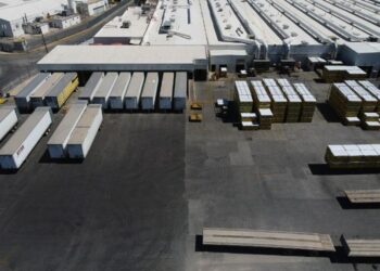 Crisis migratoria en la frontera norte de México detiene las primeras plantas industriales