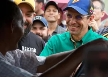 Capriles pausa su campaña política "por razones personales y familiares"