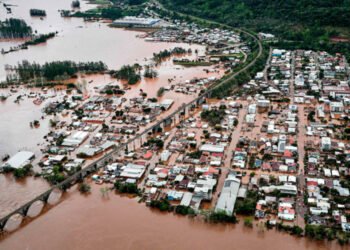 Aumentan a 40 las víctimas mortales de las inundaciones por un ciclón al sur de Brasil