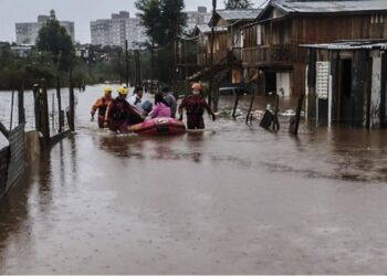 Elevan a 42 los muertos y a 25 los desaparecidos por las inundaciones en el sur de Brasil
