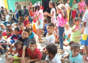 Fundación "Juntos Somos Más" realizó jornada social en El Viñedo