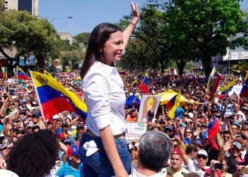 Tras obstáculos para llegar a Guanare, Machado llama a derrotar a Maduro