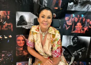 María Conchita Alonso dice que lleva su vida al teatro para aclarar todo antes de morir