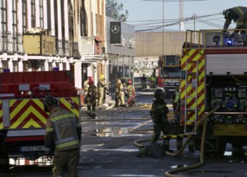Ascienden a 13 los fallecidos en el incendio de un local de ocio y dos discotecas en España