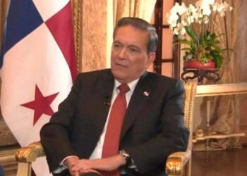 Panamá espera que "países hermanos" acuerden en México un flujo ordenado de migrantes
