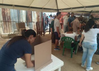 En Anzoátegui han transmitido 66,54% de las actas de votación de la primaria