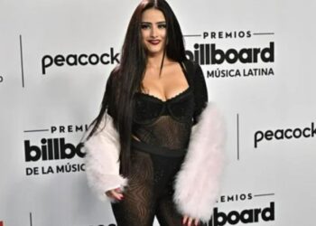 A pura transparencia, Aiona Santana impactó en los Premios Billboard