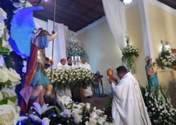 En Bergantín celebraron los 343 años de su fundación en honor a San Miguel Arcángel