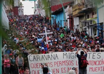 Unos 7.000 migrantes salen en caravana desde la frontera sur de México