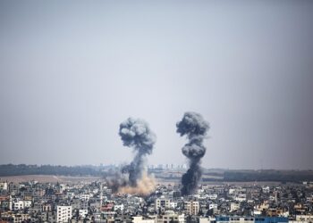 Suben a 7.703 muertos y casi 19.000 heridos las víctimas de los ataques israelíes en Gaza
