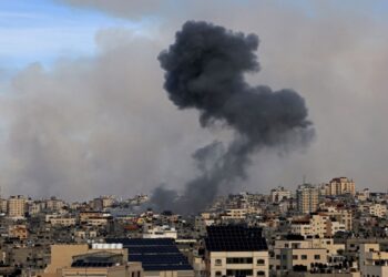 Al menos 40 muertos en Israel, más de 700 heridos y unos cincuenta secuestrados en Gaza