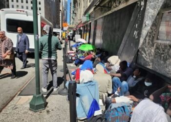Inmigrantes venezolanos en Nueva York buscan orientación en el complejo camino a la legalidad
