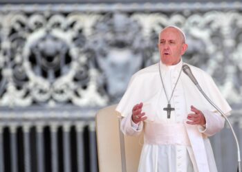 El papa pide que "los ataques de las armas se terminen, por favor" en Israel y Palestina