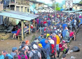 Migrantes siguen varados por protestas en Panamá