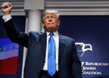 Trump dice que la "debilidad e incompetencia" de Biden provocó el ataque a Israel