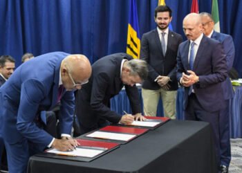 EE.UU. y la UE celebran el acuerdo alcanzado con Venezuela para unas "elecciones justas"