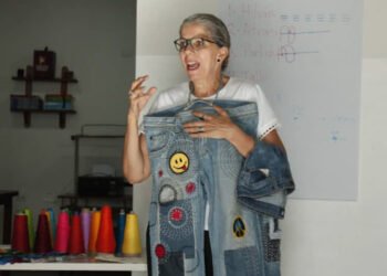 Fundación San José dictó taller de bordado a mujeres carupaneras