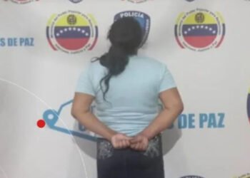 Arrestaron a una abuela que mantenía atado a su nieto de 4 años