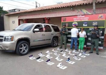 Detuvieron a dos personas en la frontera colombo-venezolana por traficar marihuana dentro de zapatos