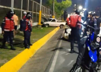 Se registró una colisión de vehículos cerca de la redoma de Guaraguao