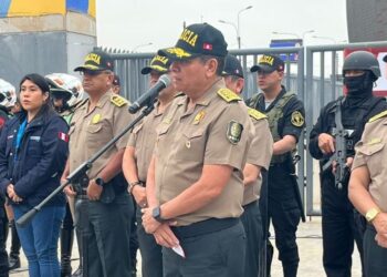 La Policía hará control migratorio a fanáticos en el partido Perú-Venezuela en Lima