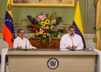 Tachan de "incoherente" la política de Petro por posible asociación de Ecopetrol con Pdvsa