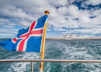 Venezolanos retornan desde Islandia por cambio de ley que les niega asilo