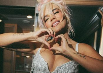 Karol G protagonizó momento viral en redes sociales, al cantar un tema de Salserín (+Video)