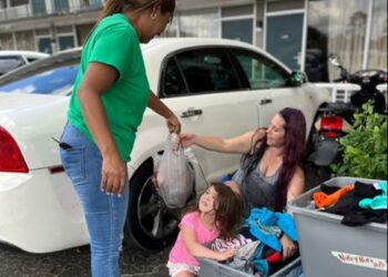 Migrantes reciben asesoría y apoyo mediante el Ministerio Cristiano internacional