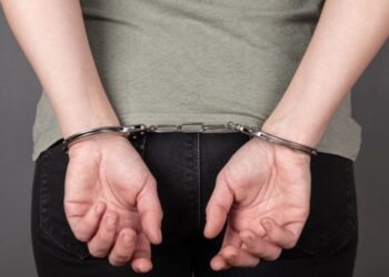 Mujer fue detenida en Güiria por causar herida abierta en la cabeza a su hija de 5 años