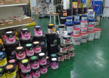 Ciudadanos se debaten entre pintar la casa completa o sólo algunas áreas en esta Navidad