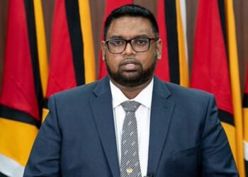 Irfaan Ali defiende ante Maduro las licencias petroleras otorgadas en el Esequibo