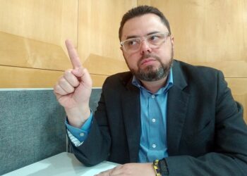 Ecarri: "Para que el país eche para adelante no puede ganar ni la MUD ni el PSUV"