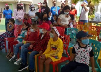 Pacientes de Unidad Oncológica Pediátrica disfrutaron "La magia de la Navidad"