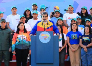 Maduro cargó contra su homólogo guyanés al cierre de la campaña para el referendo