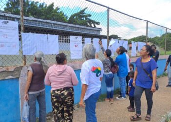 Temprano y sin cola inició referéndum consultivo en El Tigre