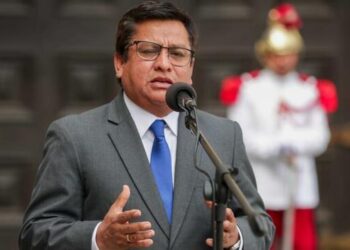 El ministro de Salud de Perú pide calma ante el aumento de casos de la covid-19