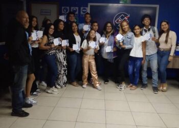 CEOS English cerró la preparación de estudiantes bilingües (+Fotos)