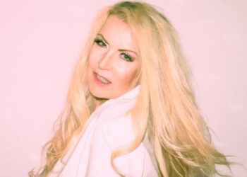 Lian Ross lleva al público a un viaje de emociones con su última balada, "Freedom" (+Video)