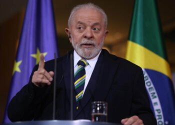 Lula sanciona con algunos vetos la ley que regula el uso de pesticidas