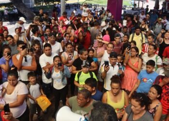 Migrantes en el sur de México alistan salida en caravana en esta Navidad