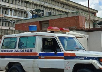 Dos jóvenes murieron al colisionar una moto contra una gandola en la vía Casanay-Caripito